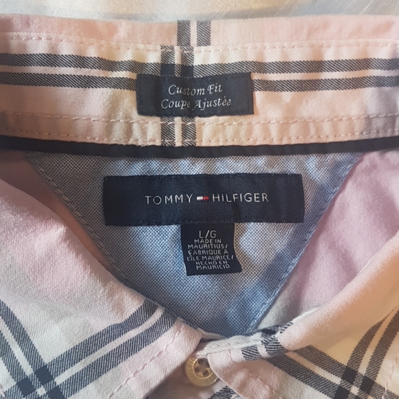 Tommy Hilfiger - Picture 2 of 4